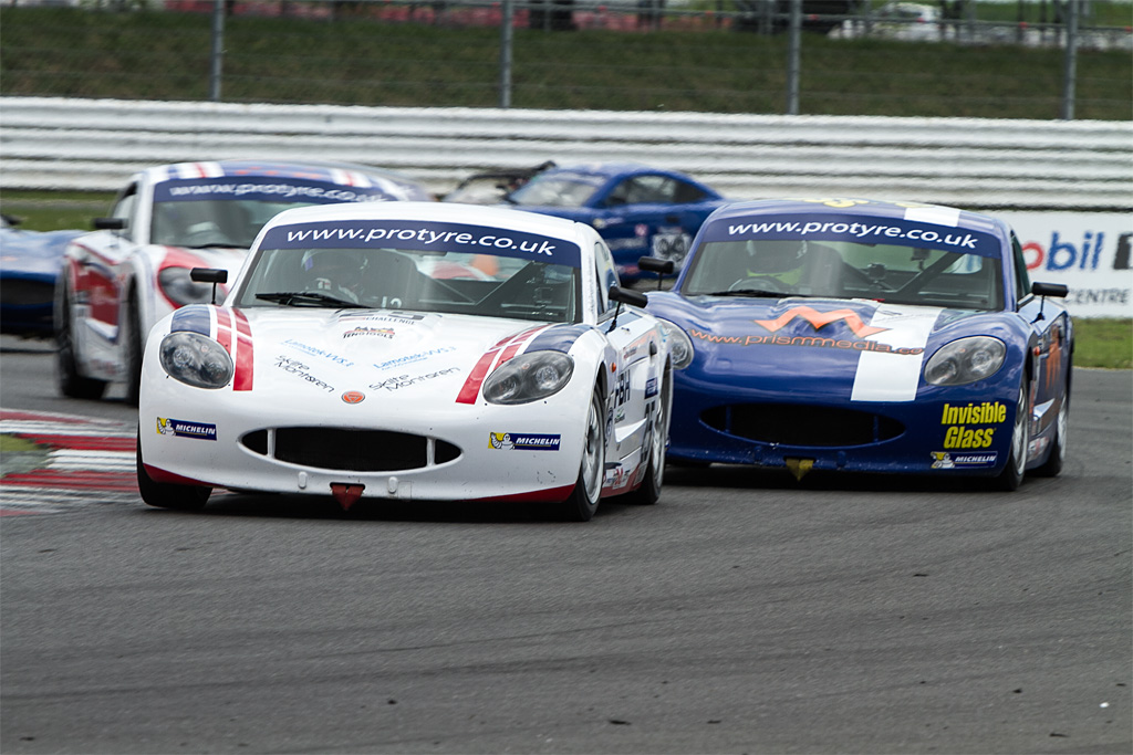 Frederik Mortensen er med i den gode ende af feltet i Ginetta GT5 Challenge
(Foto: Gripping Media ApS)